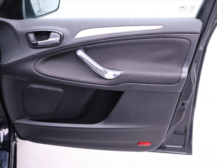 Ford Galaxy 13