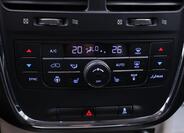 Lancia Voyager 29