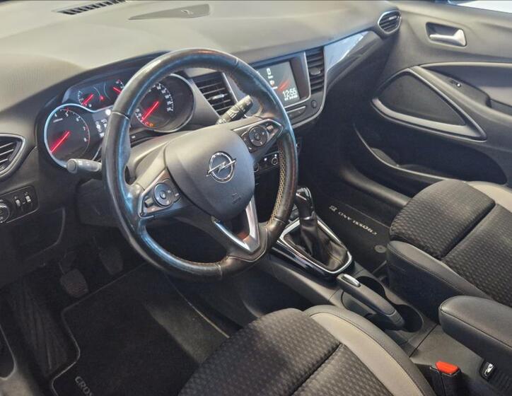 Opel Crossland X 10