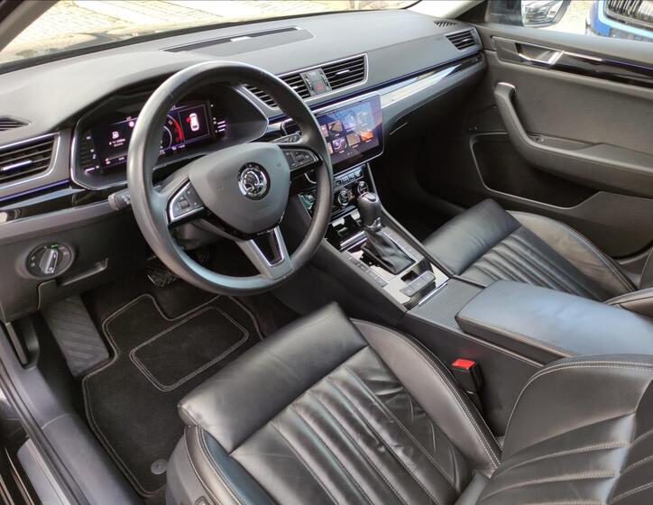 Škoda Superb 9