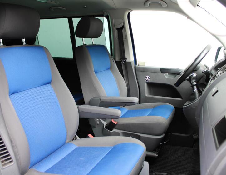 Volkswagen Caravelle 27