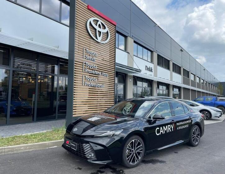 Toyota Camry 2