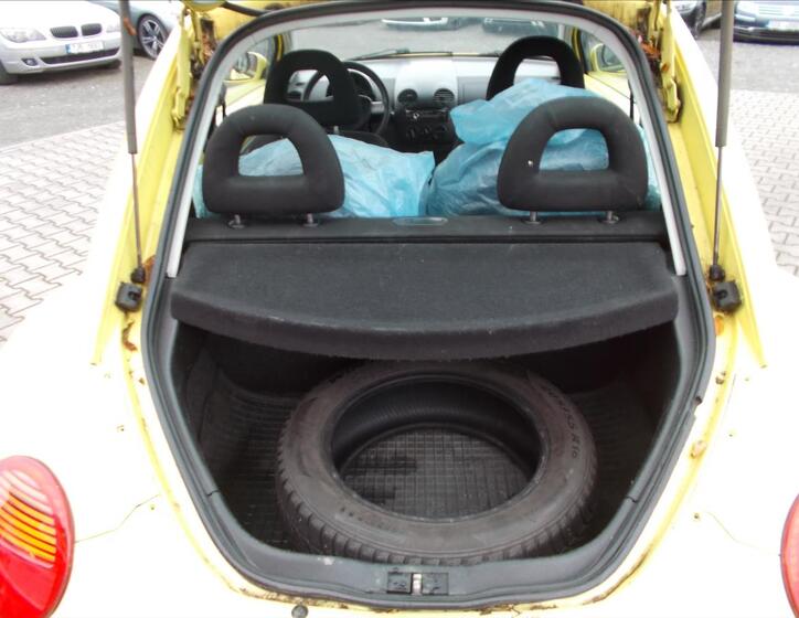 Volkswagen New Beetle 12
