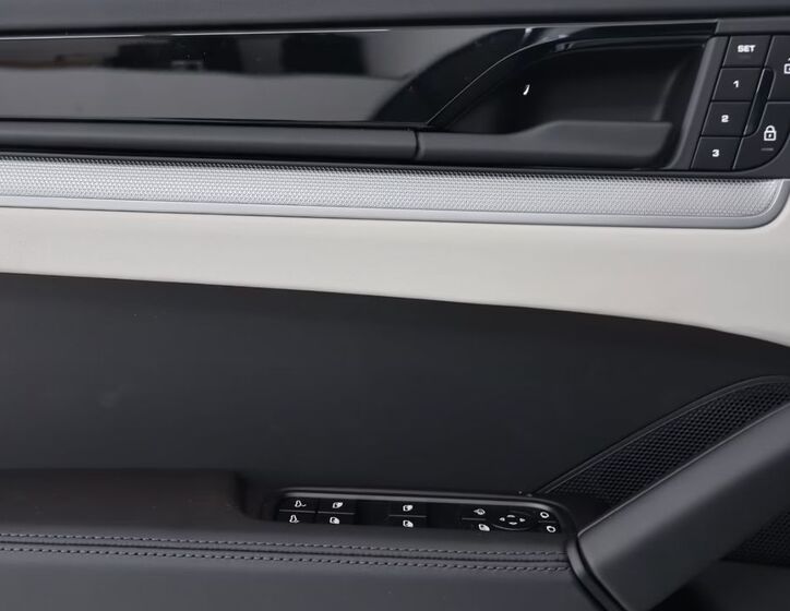 Porsche Cayenne 9