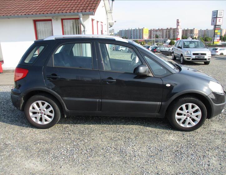 Fiat Sedici 4