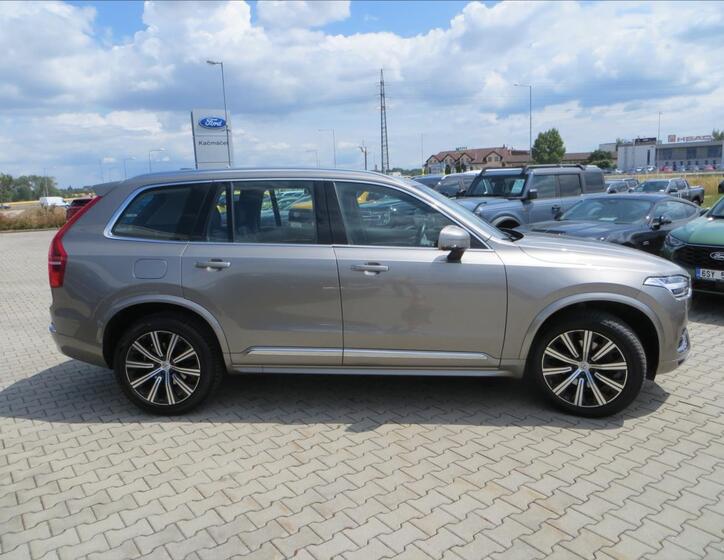 Volvo XC90 8