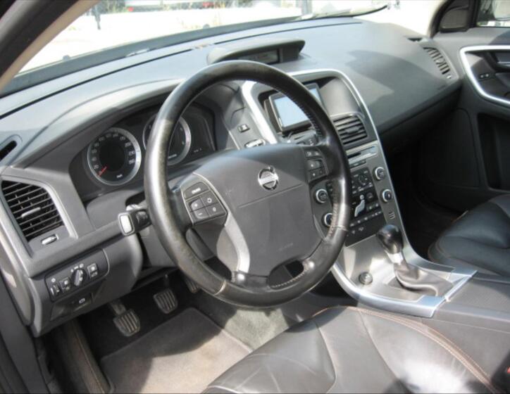 Volvo XC60 13
