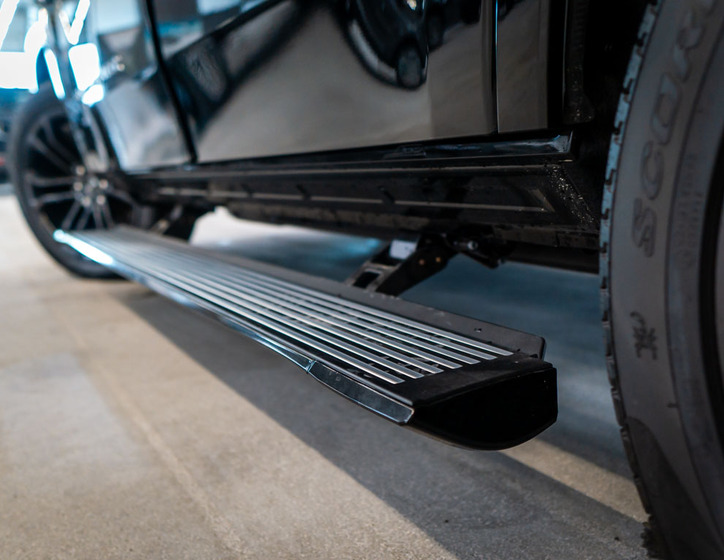 Jeep Grand Wagoneer 44