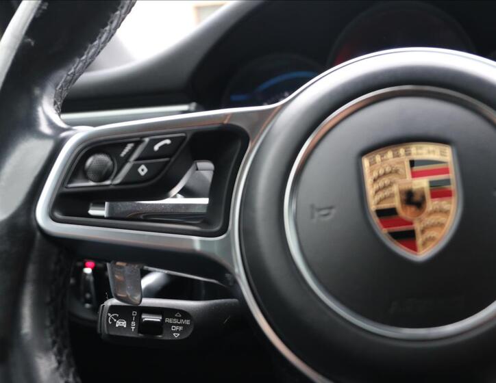 Porsche Macan 27