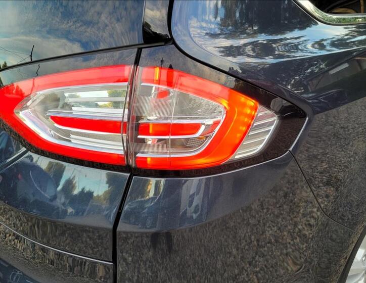 Ford Galaxy 44
