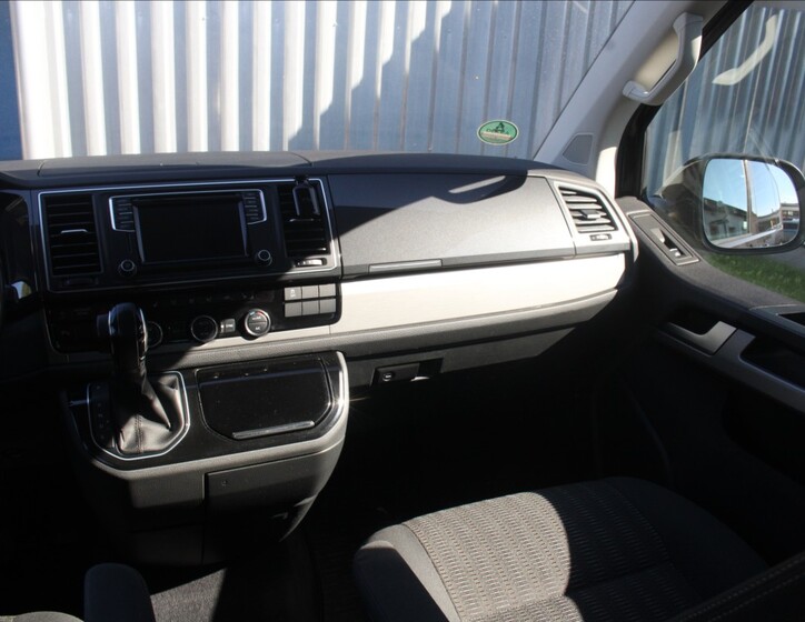 Volkswagen Multivan 19