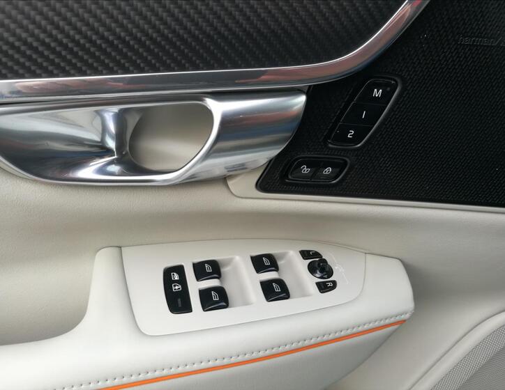 Volvo V90 16