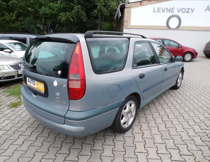 Renault Laguna 5