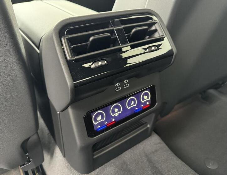 BMW i5 15