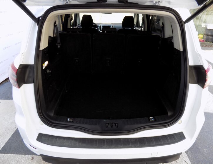 Ford S-MAX 8