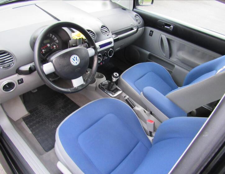 Volkswagen New Beetle 9