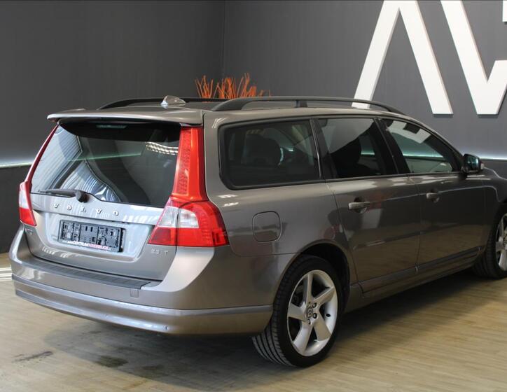 Volvo V70 7