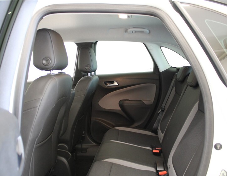 Opel Crossland X 7