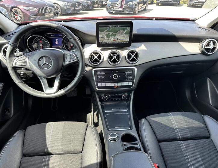 Mercedes-Benz GLA 9