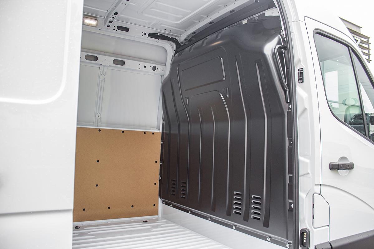 Nissan NV400