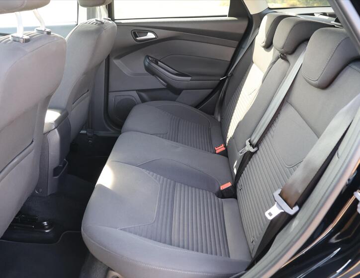 Ford Focus 16
