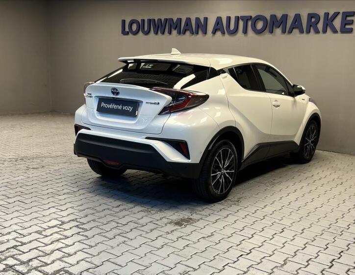 Toyota C-HR 2