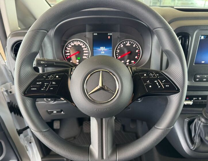 Mercedes-Benz Vito 12