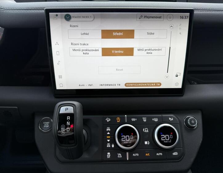 Land Rover Defender 23