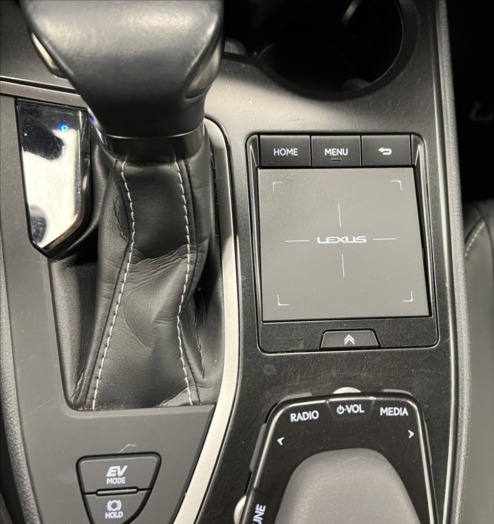 Lexus UX 250h