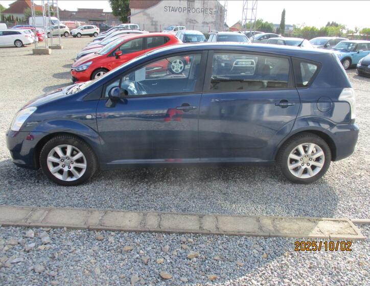 Toyota Corolla Verso 4