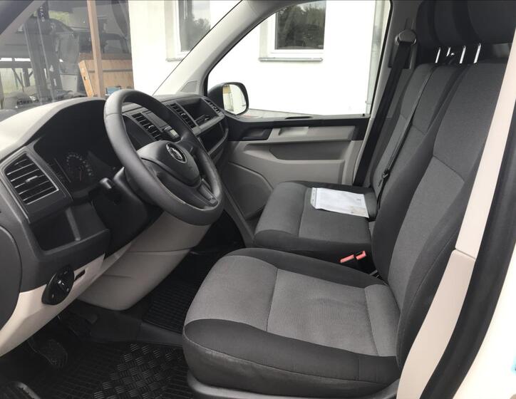 Volkswagen Transporter 9