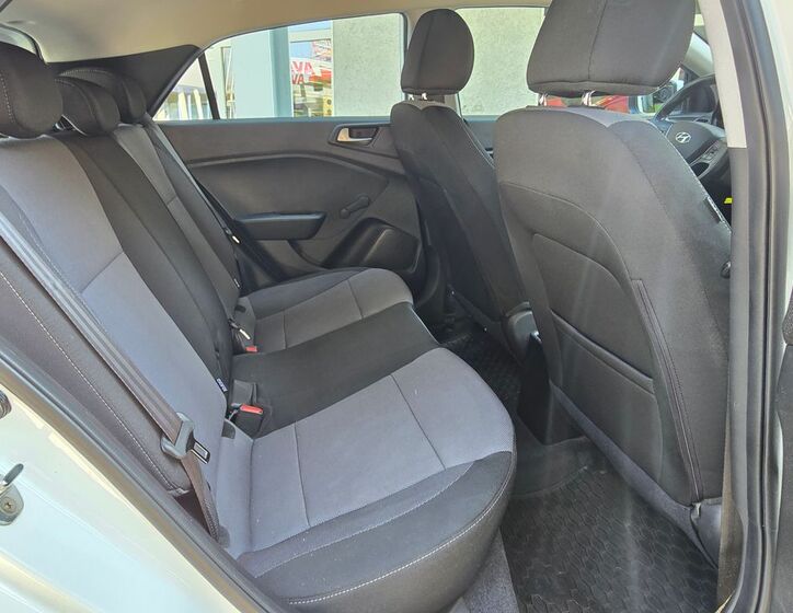 Hyundai i20 23