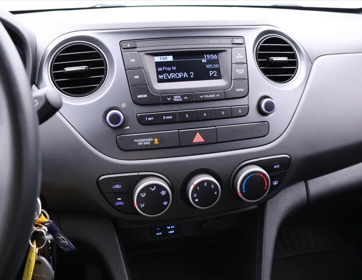 Hyundai i10 17