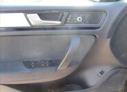 Volkswagen Touareg 19