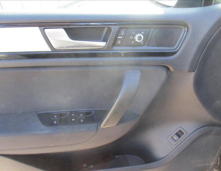 Volkswagen Touareg 19