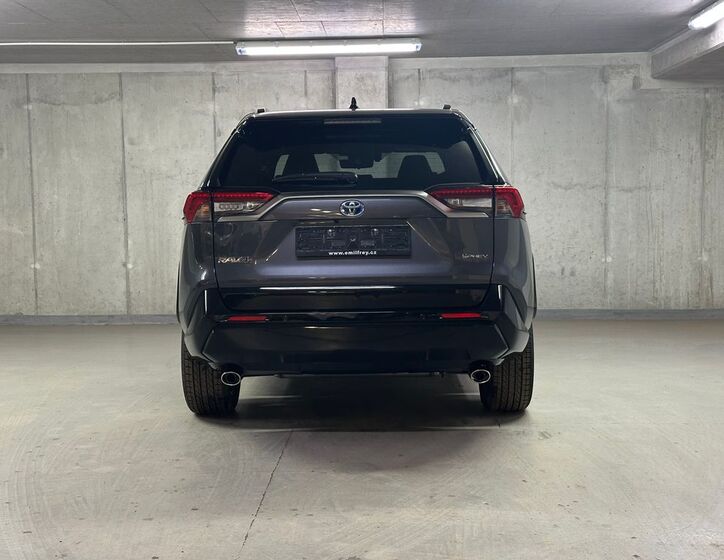 Toyota RAV4 6