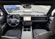 Land Rover Defender 18