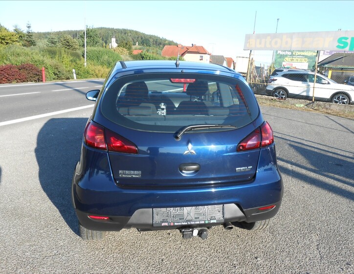 Mitsubishi Colt 5