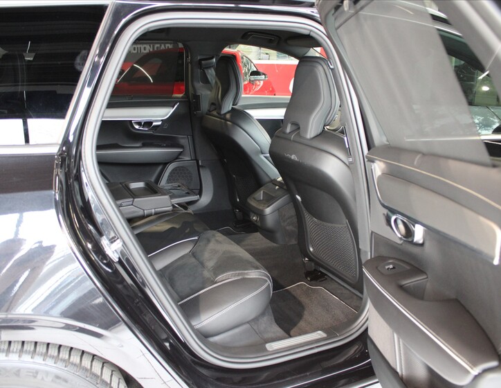 Volvo V90 23