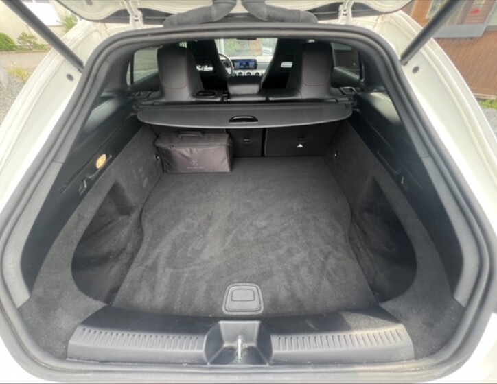 Mercedes-Benz CLA 6