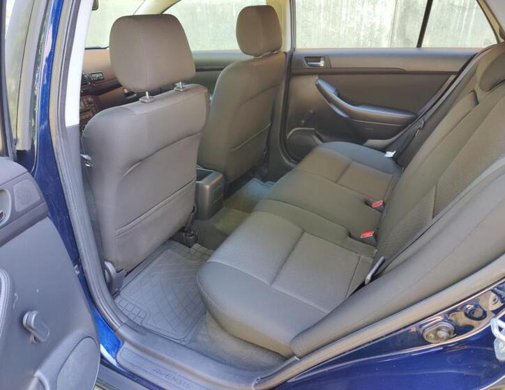 Toyota Avensis 14