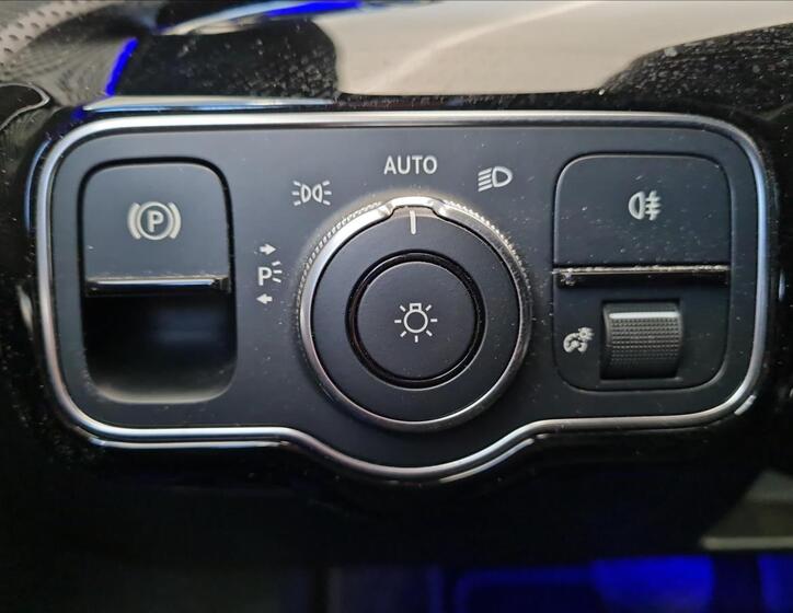 Mercedes-Benz CLA 11