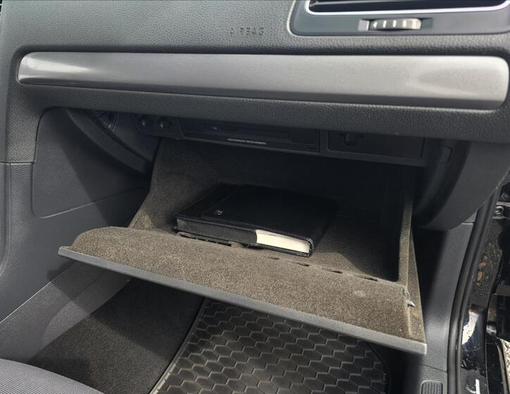 Volkswagen Golf 37
