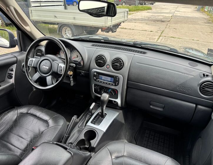 Jeep Cherokee 10