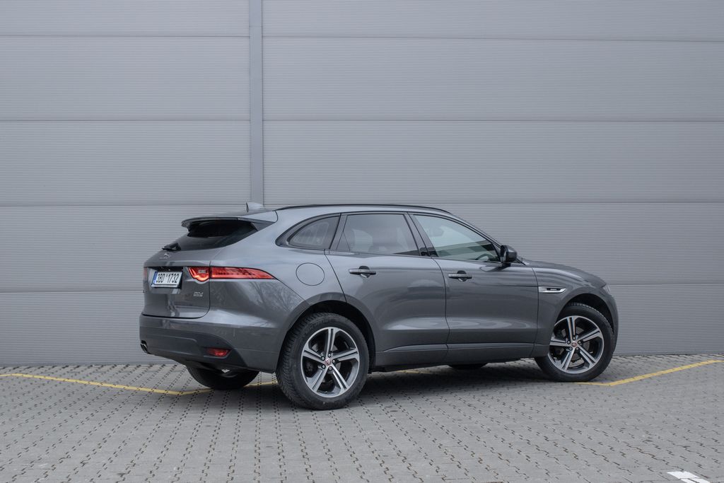 Jaguar F-Pace