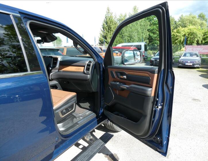 Dodge RAM 30