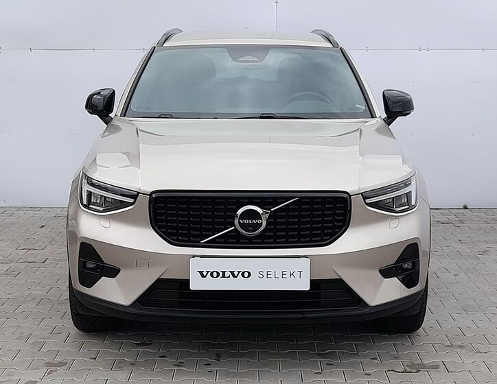 Volvo XC40 4