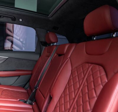 Audi SQ7 8