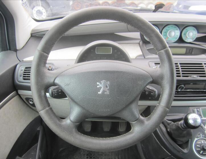 Peugeot 807 8