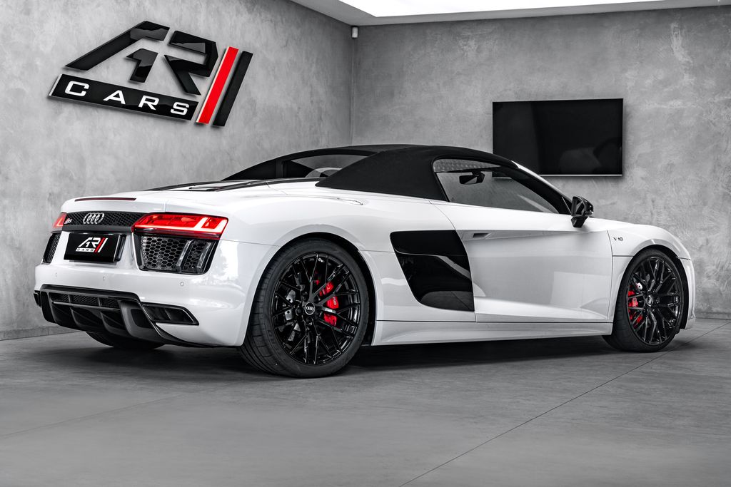 Audi R8